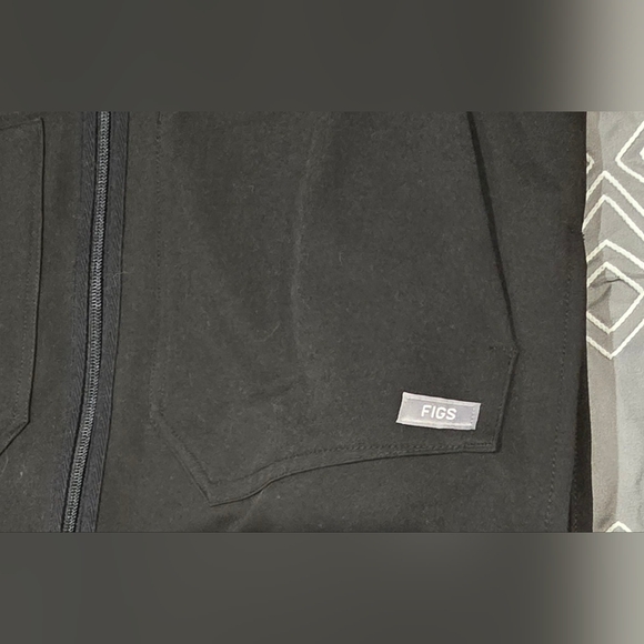 FIGS Bellery Technical Collection Scrub Jacket With Host Healthcare Logo Size Sm - Picture 2 of 6